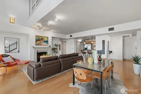 $949,000 | 745 Bellevue Avenue East, Unit 109, Seattle, WA 98102