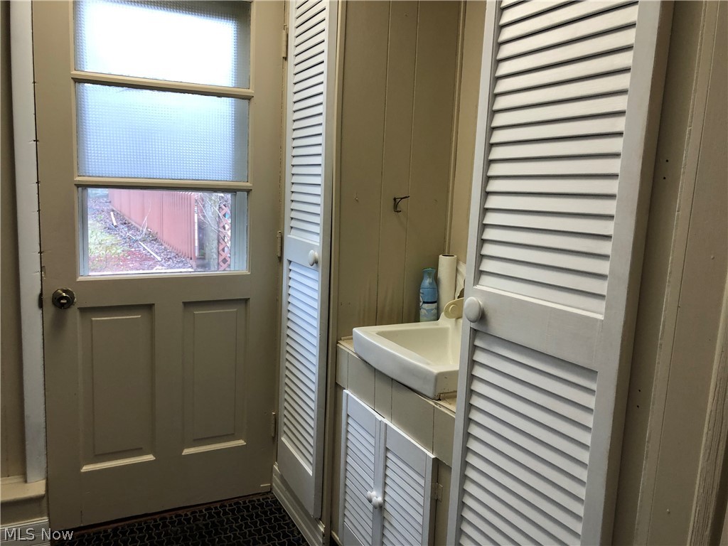 2084 Howland Wilson Road Northeast Warren, OH 44484 - Photo 31 of 35 Gallery Image 31
