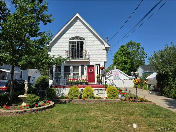 $425,000 | 36 Dellwood Road, Amherst, NY 14226