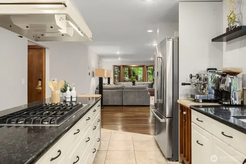 $1,698,000 | 21422 Southeast 37th Street, Sammamish, WA 98075