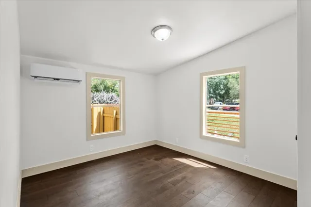 $2,100 | 21503 Coyote Trail, Lago Vista, TX 78645