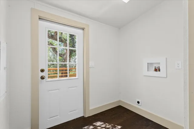 $2,100 | 21503 Coyote Trail, Lago Vista, TX 78645