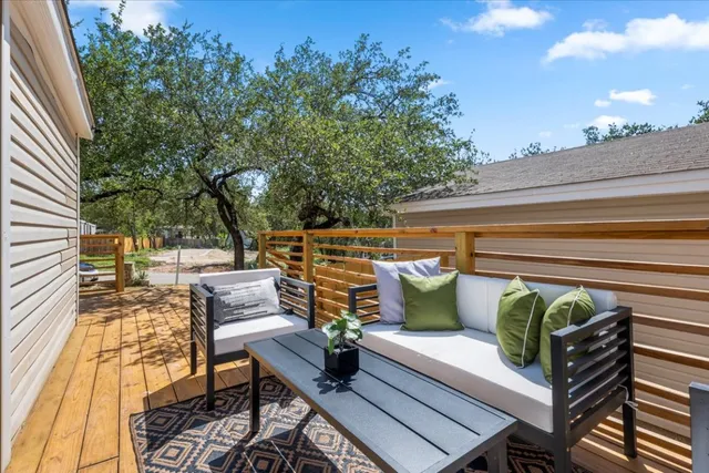 $2,100 | 21503 Coyote Trail, Lago Vista, TX 78645