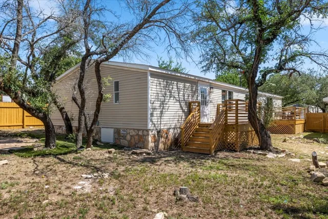 $2,100 | 21503 Coyote Trail, Lago Vista, TX 78645