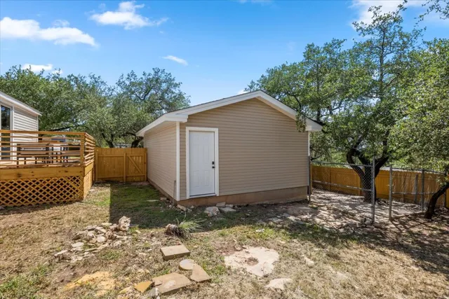 $2,100 | 21503 Coyote Trail, Lago Vista, TX 78645
