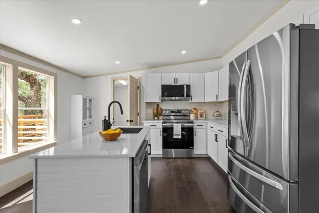 $2,100 | 21503 Coyote Trail, Lago Vista, TX 78645