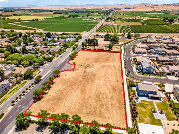 $1,780,000 | Walnut Boulevard, Brentwood, CA 94513