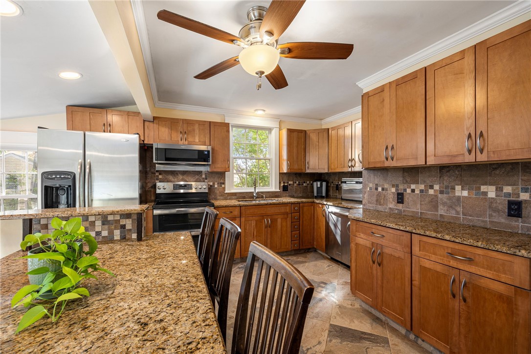 46 Channing Road Narragansett, RI 02882 - Photo 12 of 50 Gallery Image 12