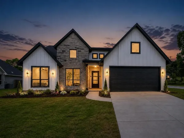 $539,900 | 229 Belmont Drive, Willow Park, TX 76087