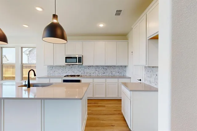 $566,708 | 3712 Lavon Drive, Pilot Point, TX 76258