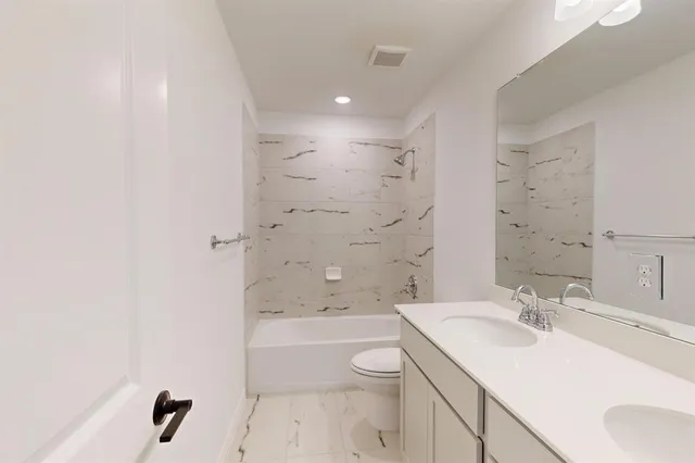 $566,708 | 3712 Lavon Drive, Pilot Point, TX 76258