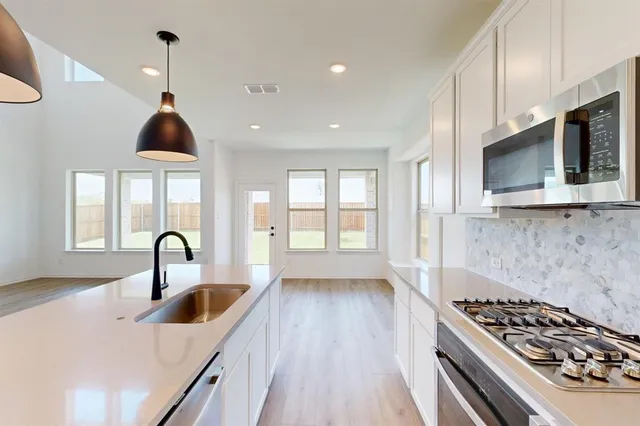 $566,708 | 3712 Lavon Drive, Pilot Point, TX 76258