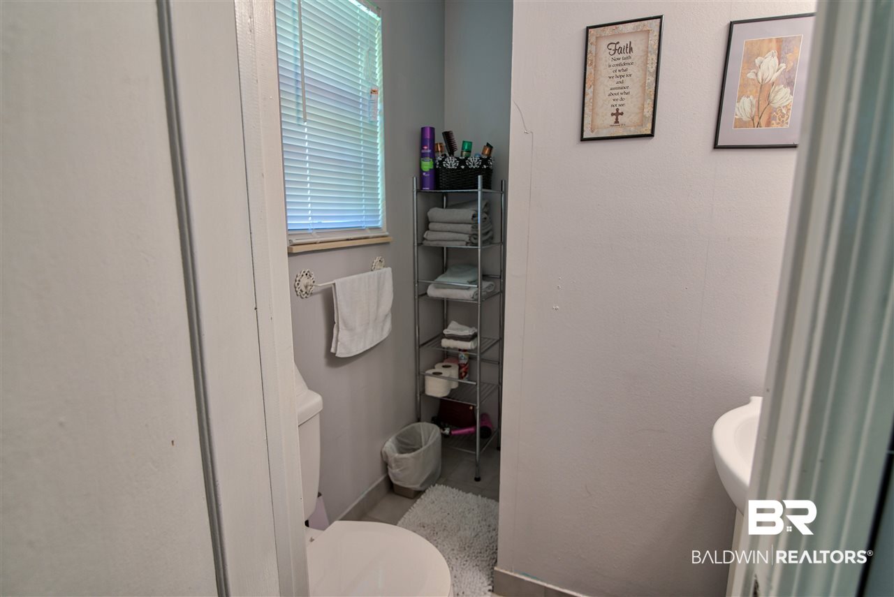 7450 Oak Drive Foley, AL 36535 - Photo 20 of 31 Master Bathroom