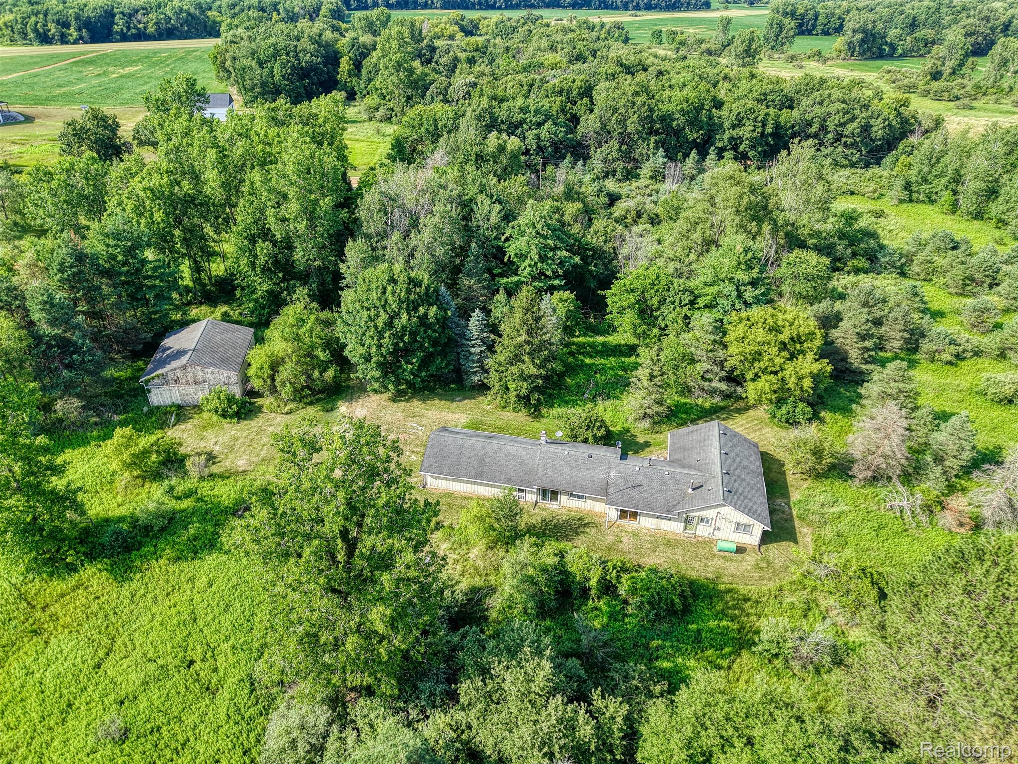 9671 West Coon Lake Road Gregory, MI 48137 - Photo 29 of 31 DJI_20260722173437_0554_D_62.jpg