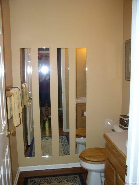 846 Hemingway Road Lake Orion, MI 48362 - Photo 12 of 21 Half Bath.JPG