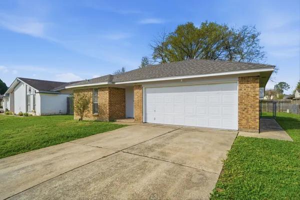 $1,900 | 4506 Jamaica Lane, Pasadena, TX 77505