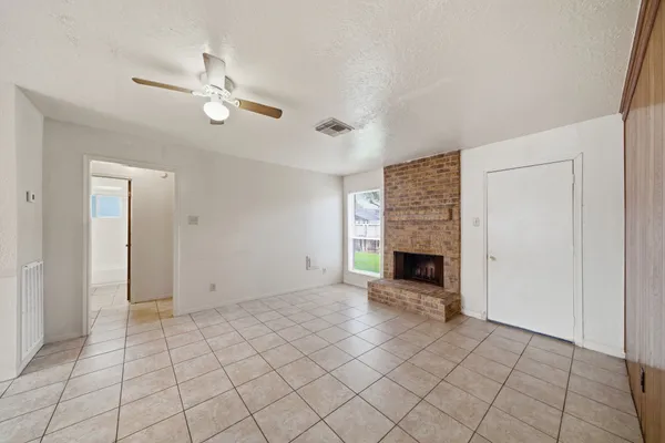 $1,900 | 4506 Jamaica Lane, Pasadena, TX 77505