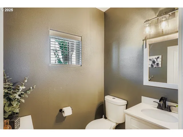 $499,900 | 900 Bear Creek Drive, Molalla, OR 97038