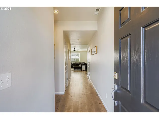 $499,900 | 900 Bear Creek Drive, Molalla, OR 97038