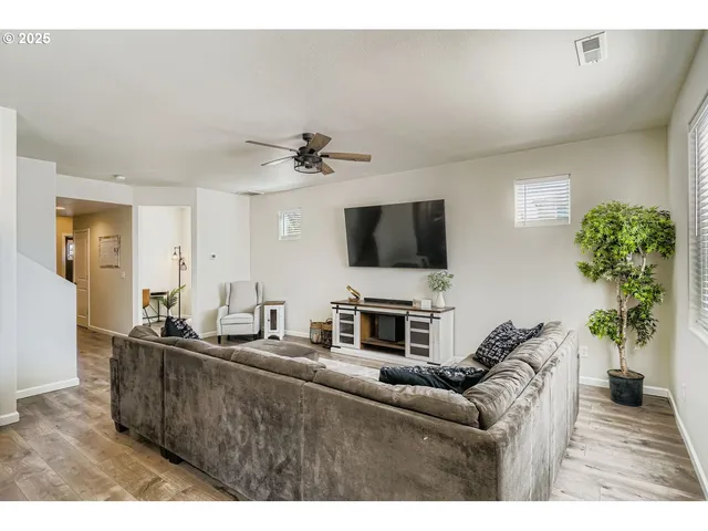 $499,900 | 900 Bear Creek Drive, Molalla, OR 97038