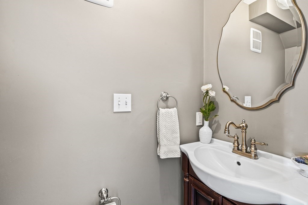2 Tumelty Road Peabody, MA 01960 - Photo 7 of 41 Gallery Image 7