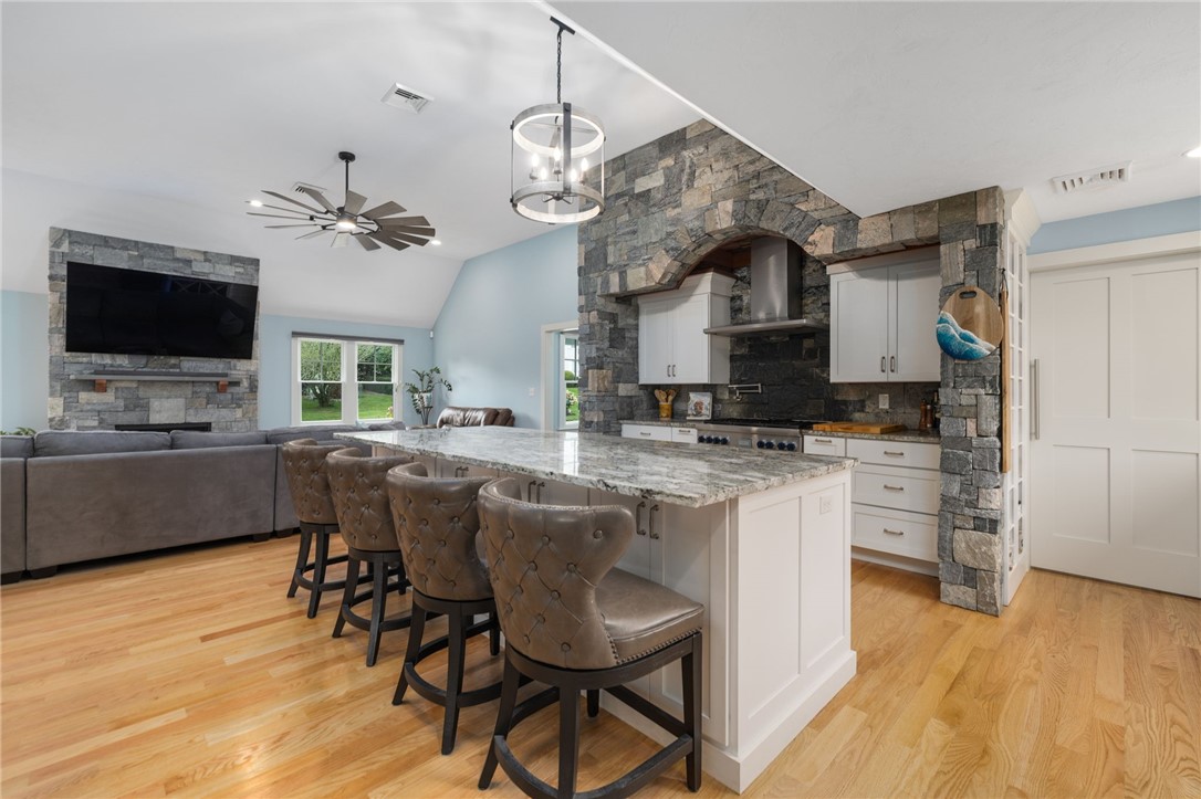 10 Maywood Road Narragansett, RI 02882 - Photo 11 of 36 Gallery Image 11