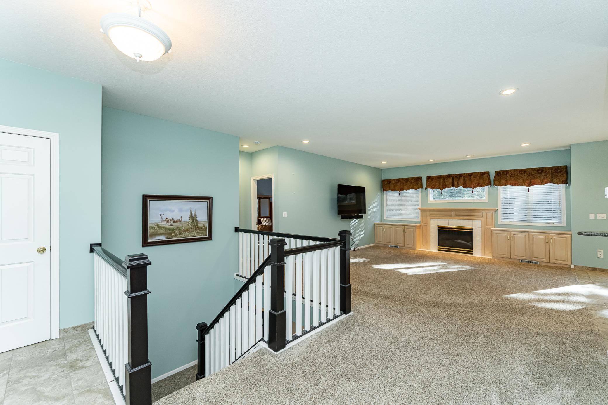 360 Wimbledon Hills Drive Southwest Rochester, MN 55902 - Photo 8 of 43
