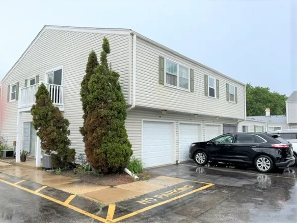 $232,900 | 157 Peter Court, Unit B, Bartlett, IL 60103