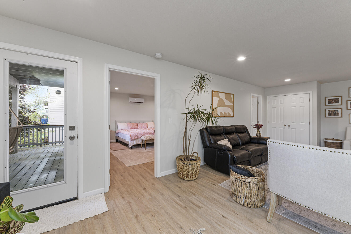 457 Elm Street Phoenix, OR 97535 - Photo 21 of 27 a livingroom with furniture and wooden floor