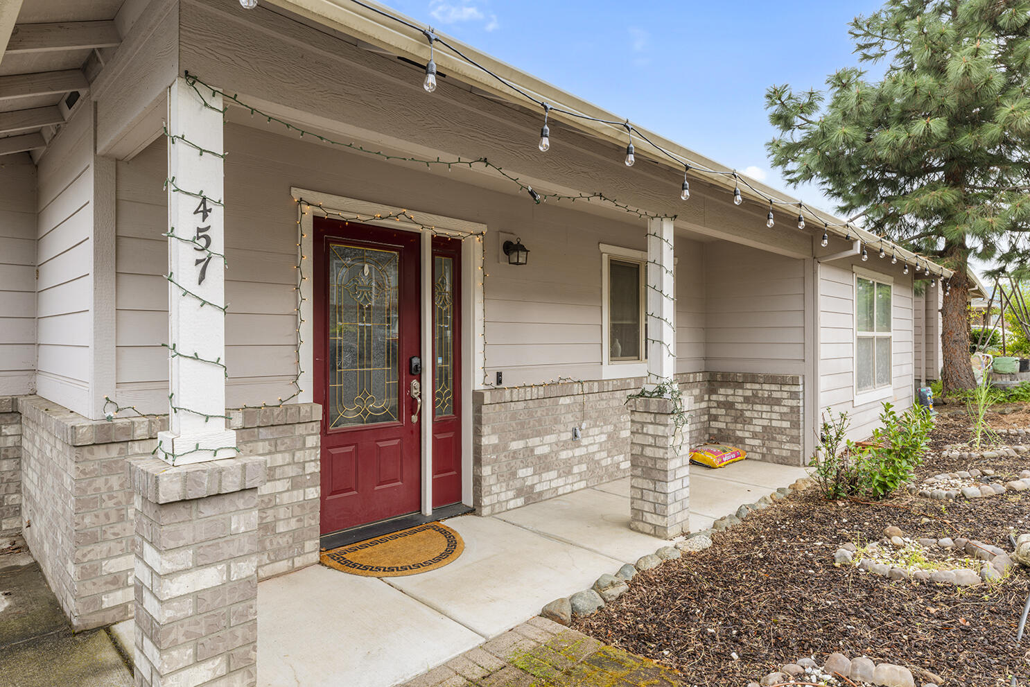 457 Elm Street Phoenix, OR 97535 - Photo 3 of 27 a view of house with outdoor space