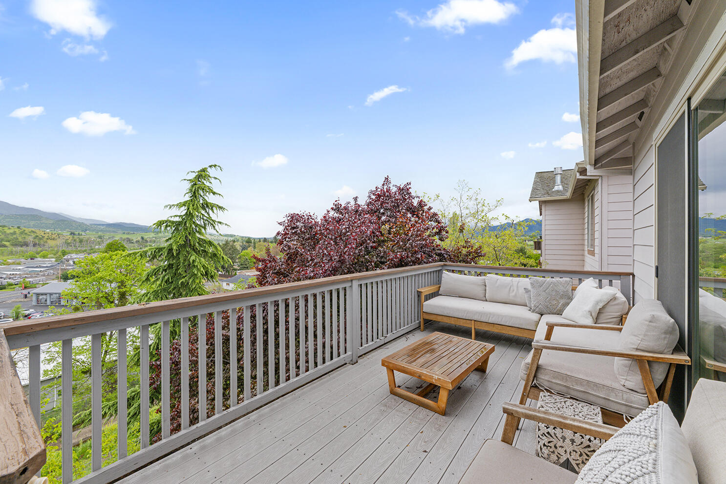 457 Elm Street Phoenix, OR 97535 - Photo 9 of 27 a view of a couches in the roof deck