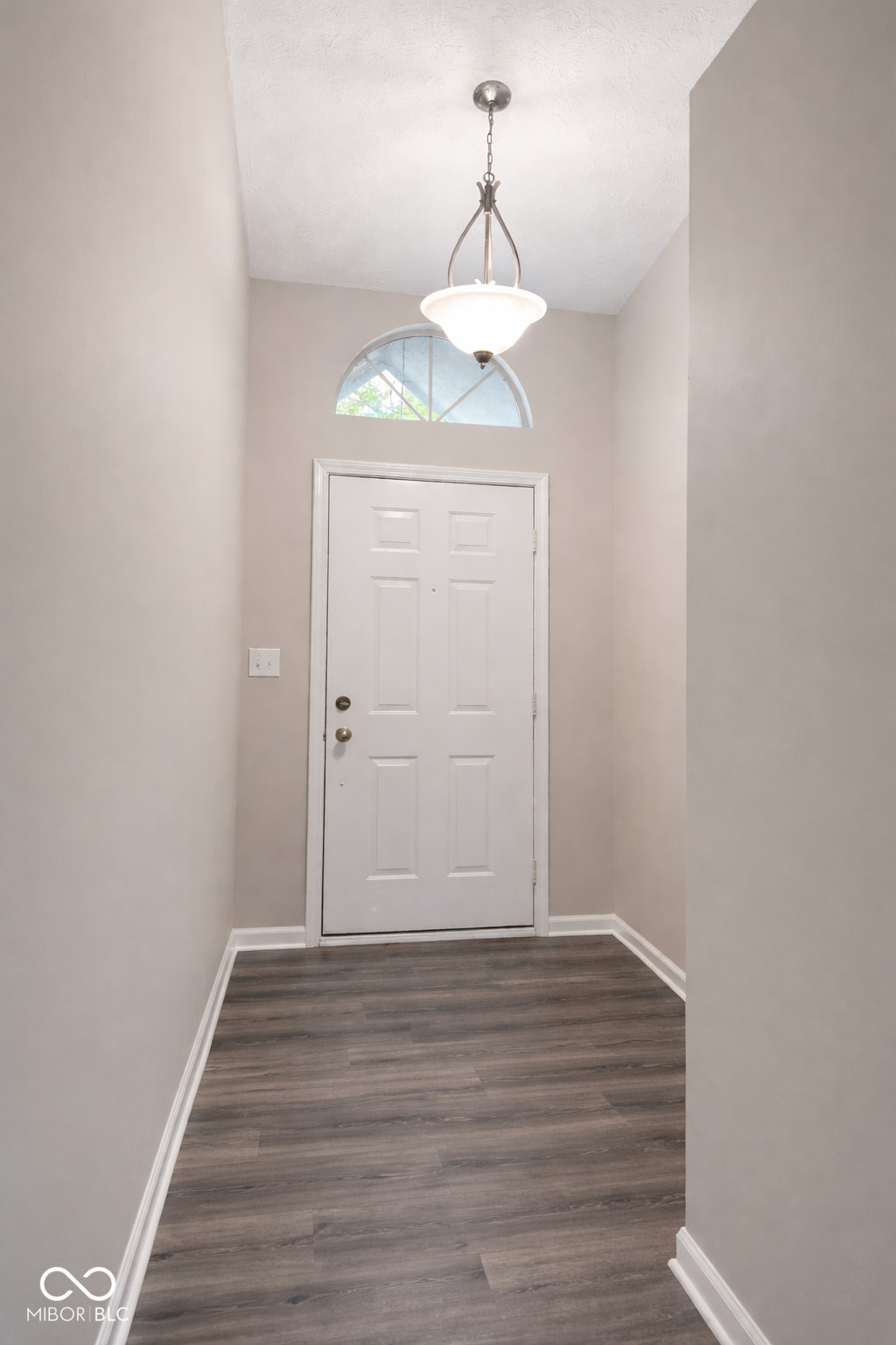 6815 Cherry Laurel Lane Fishers, IN 46038 - Photo 2 of 20