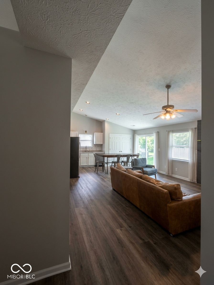 6815 Cherry Laurel Lane Fishers, IN 46038 - Photo 7 of 20