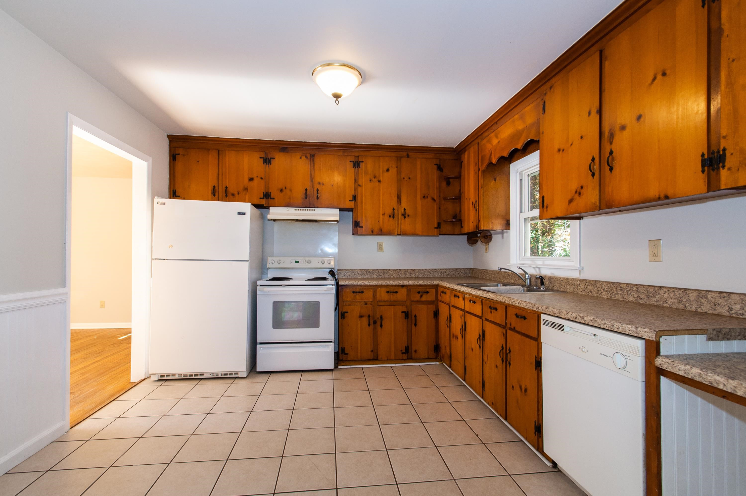 810-806 Grovemont Road Raleigh, NC 27603 - Photo 8 of 26 Eat in Kitchen