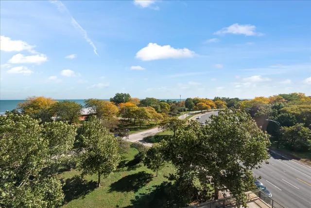 $2,400 | 5701 North Sheridan Road, Unit 6T, Chicago, IL 60660