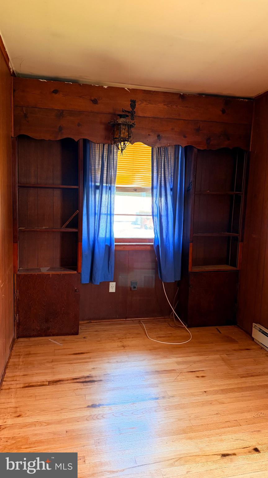 711 Rigby Avenue Cambridge, MD 21613 - Photo 17 of 21 Cozy nook with natural light.
