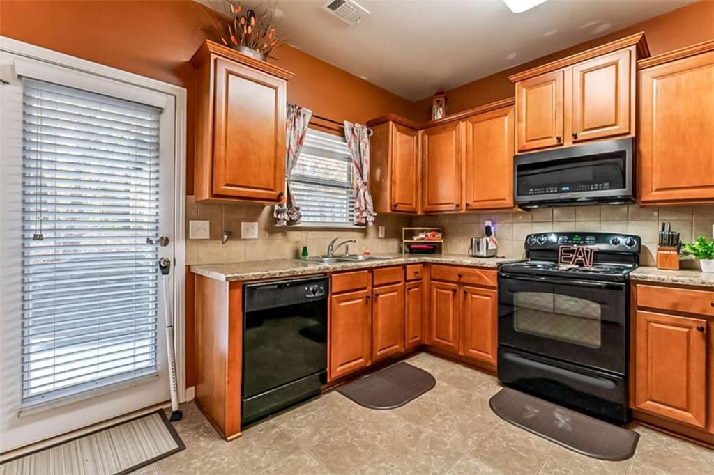 2904 Ridgeview Drive Atlanta, GA 30331 - Photo 9 of 24