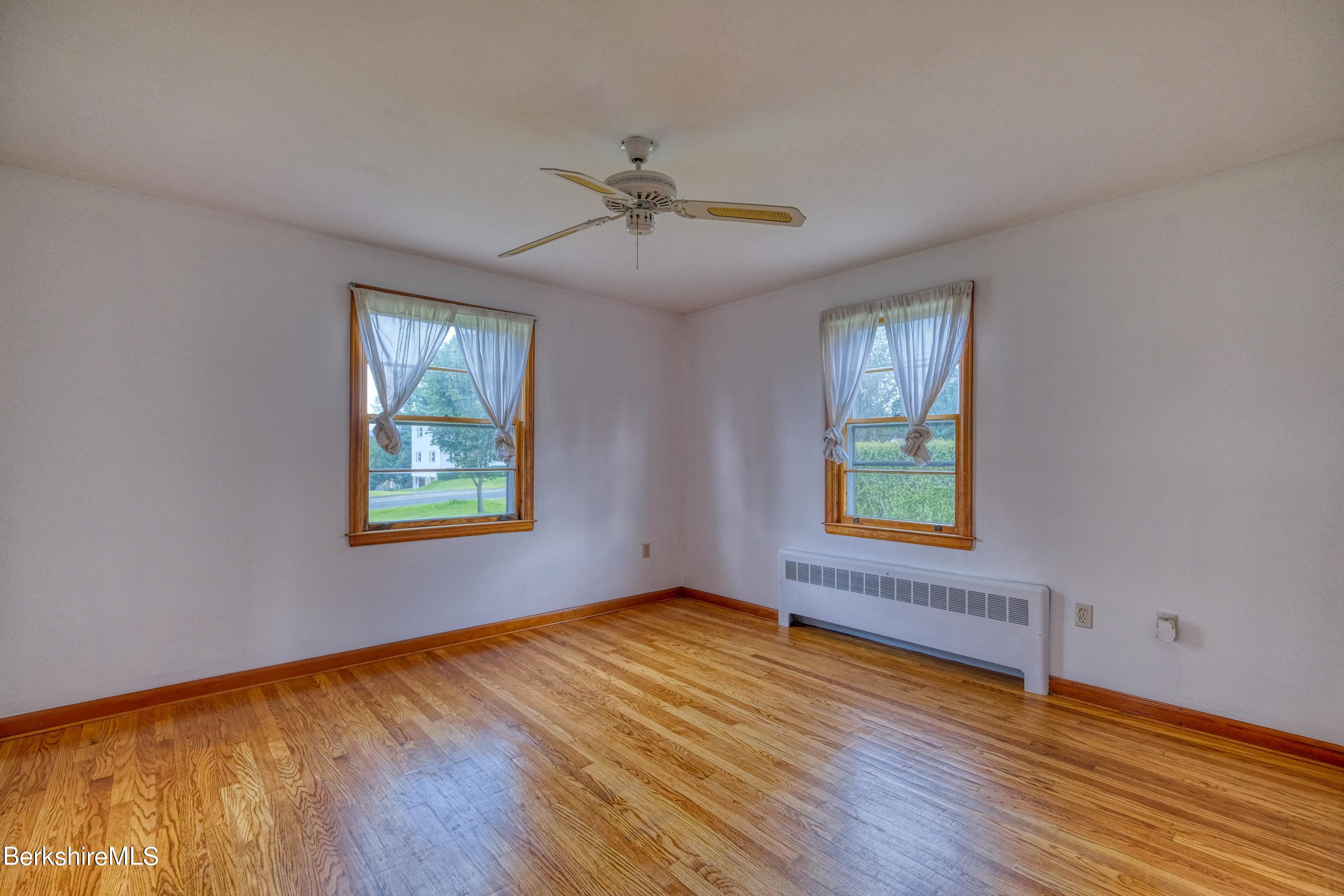 261 Eleanor Road Pittsfield, MA 01201 - Photo 15 of 23 DSCF8558
