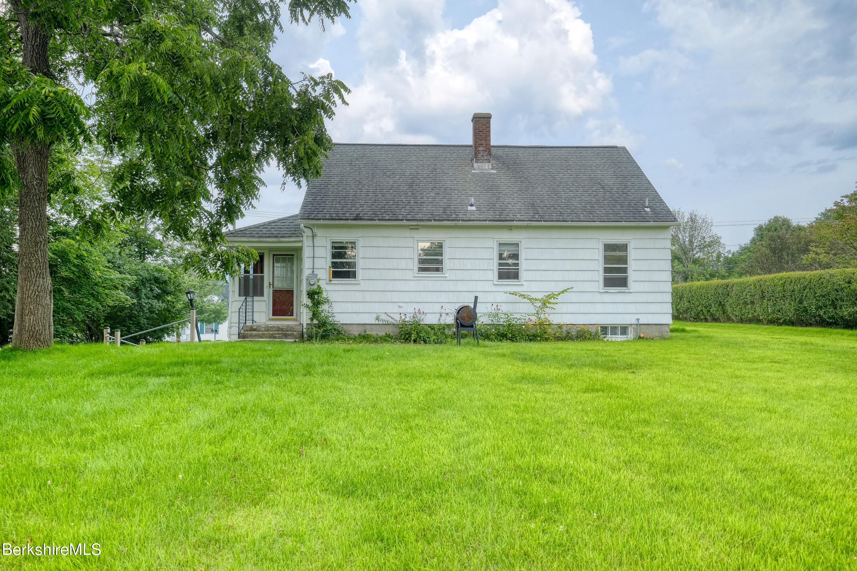 261 Eleanor Road Pittsfield, MA 01201 - Photo 21 of 23 DSCF8594