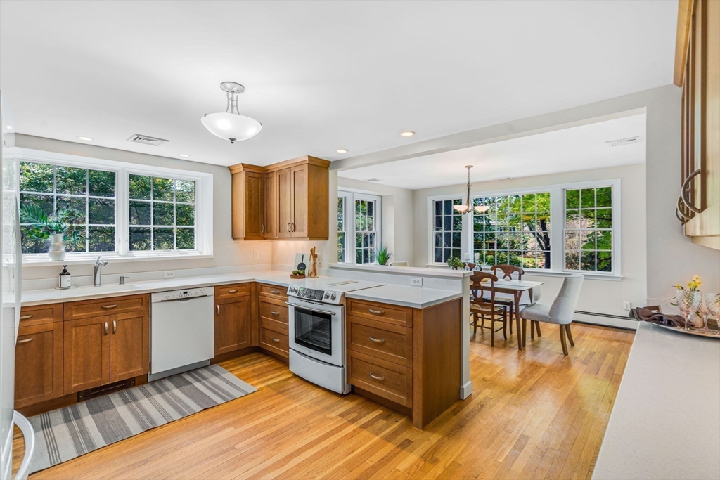 4 Fairway Road Acton, MA 01720 - Photo 5 of 27 Gallery Image 5