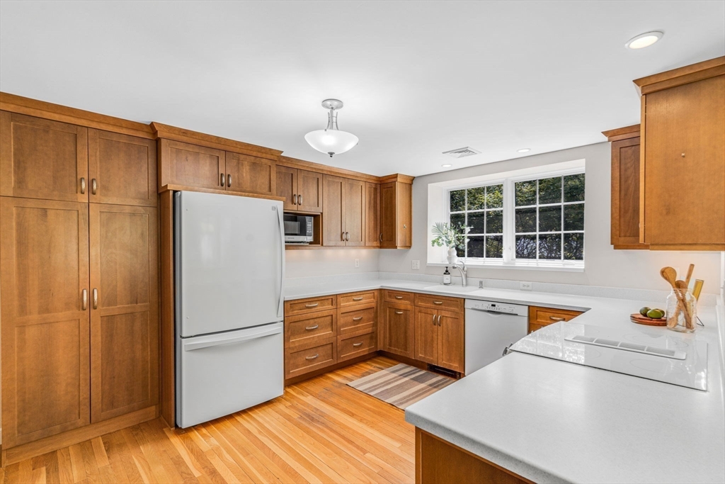 4 Fairway Road Acton, MA 01720 - Photo 6 of 27 Gallery Image 6