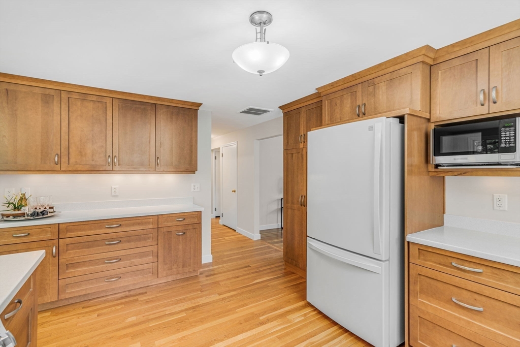 4 Fairway Road Acton, MA 01720 - Photo 7 of 27 Gallery Image 7