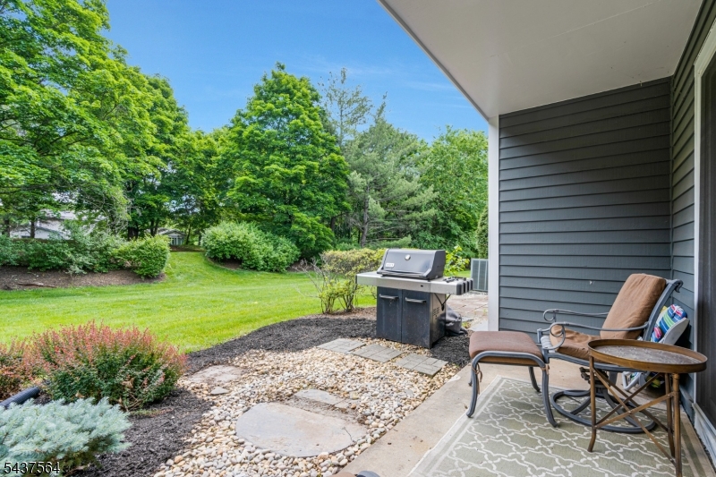198 Crestview Road Bridgewater, NJ 08807 - Photo 9 of 28