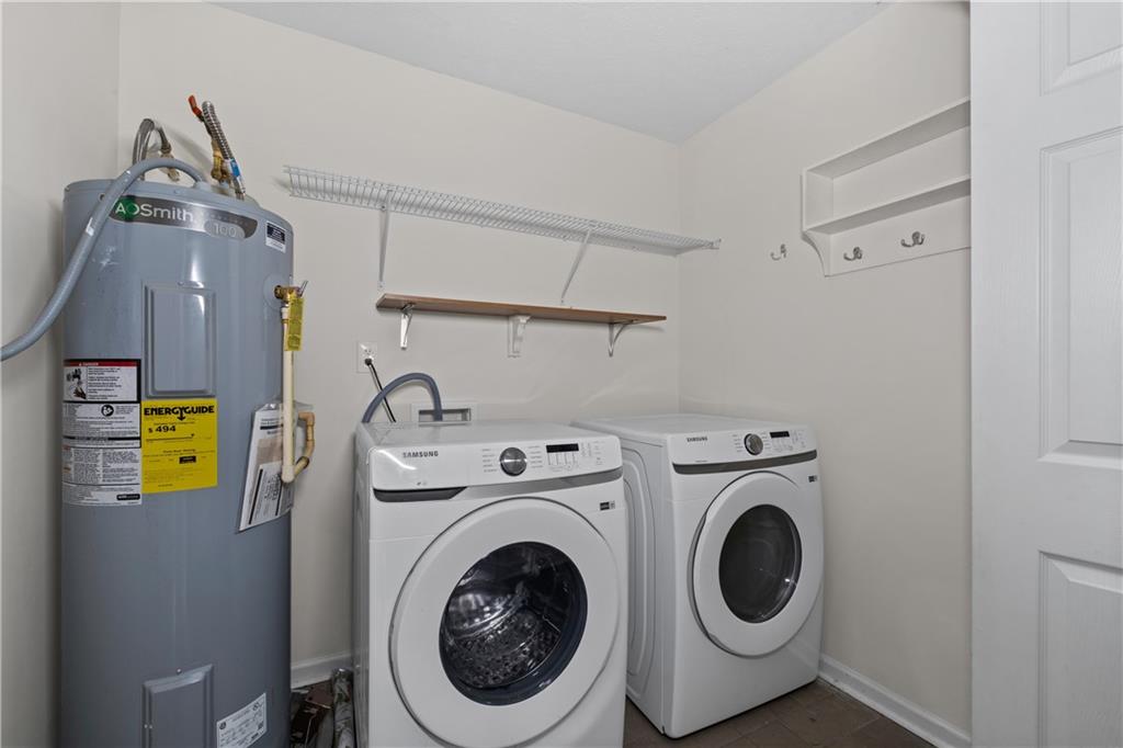 5900 Jacobs Road Acworth, GA 30102 - Photo 14 of 18 a utility room with dryer and washer