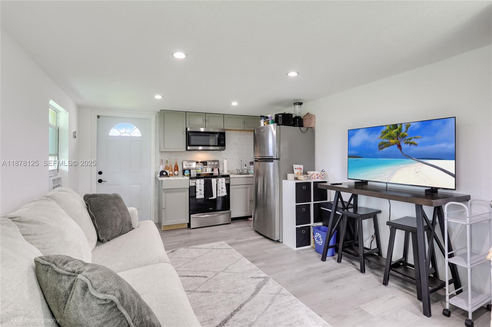 5681 Reynolds Road Wellington, FL 33449 - Photo 15 of 20 Gallery Image 15