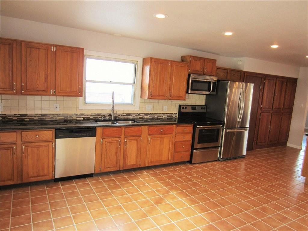 1218 Alexander Road Colorado Springs, CO 80909 - Photo 5 of 20