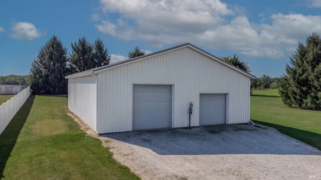 $445,000 | 1510 Highway 120, Howe, IN 46746