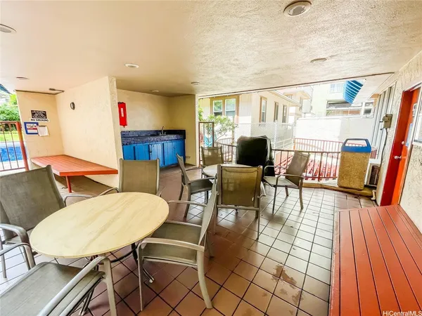 $1,800 | 1535 Pensacola Street, Unit 44, Honolulu, HI 96822