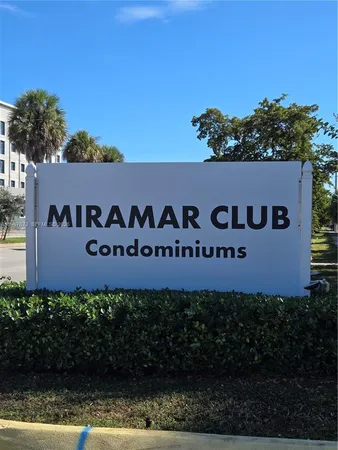 $2,100 | 3400 Foxcroft Road, Unit 209, Miramar, FL 33025