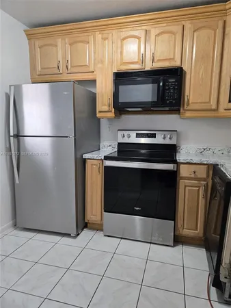 $2,100 | 3400 Foxcroft Road, Unit 209, Miramar, FL 33025